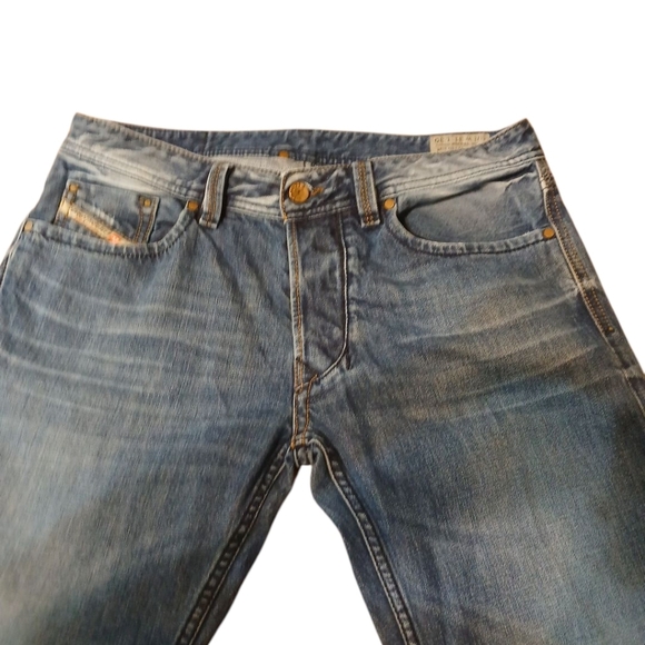 Diesel Larkee Men's Buttonfly Relaxed Fit Jeans Med Wash Mid Rise Size 31 - Picture 2 of 10